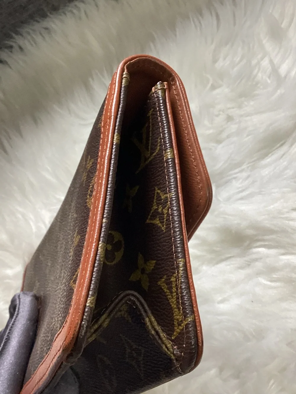LOUIS VUITTON Vintage Monogram Canvas Pochette Dame 26 Clutch Bag